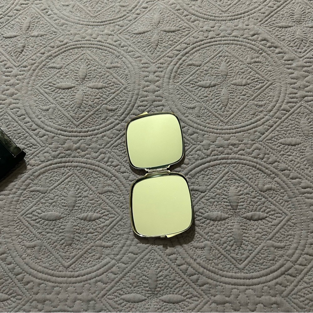Anne Taintor double mirror compact NWT - Picture 2 of 3